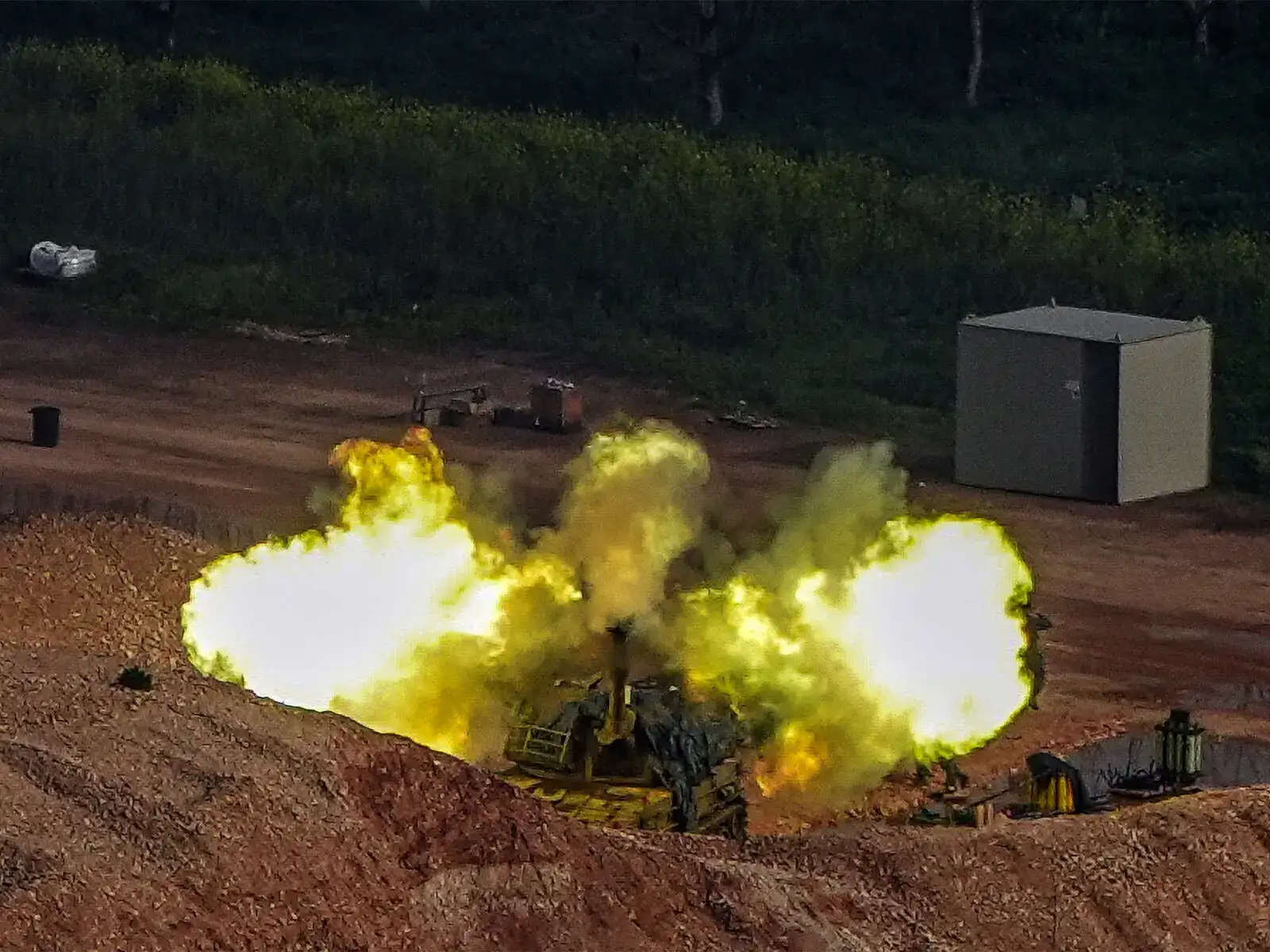 Zelenskyy claims Russia took satellite images of US air bases in Gulf before Iranian attack; questions easing sanctions