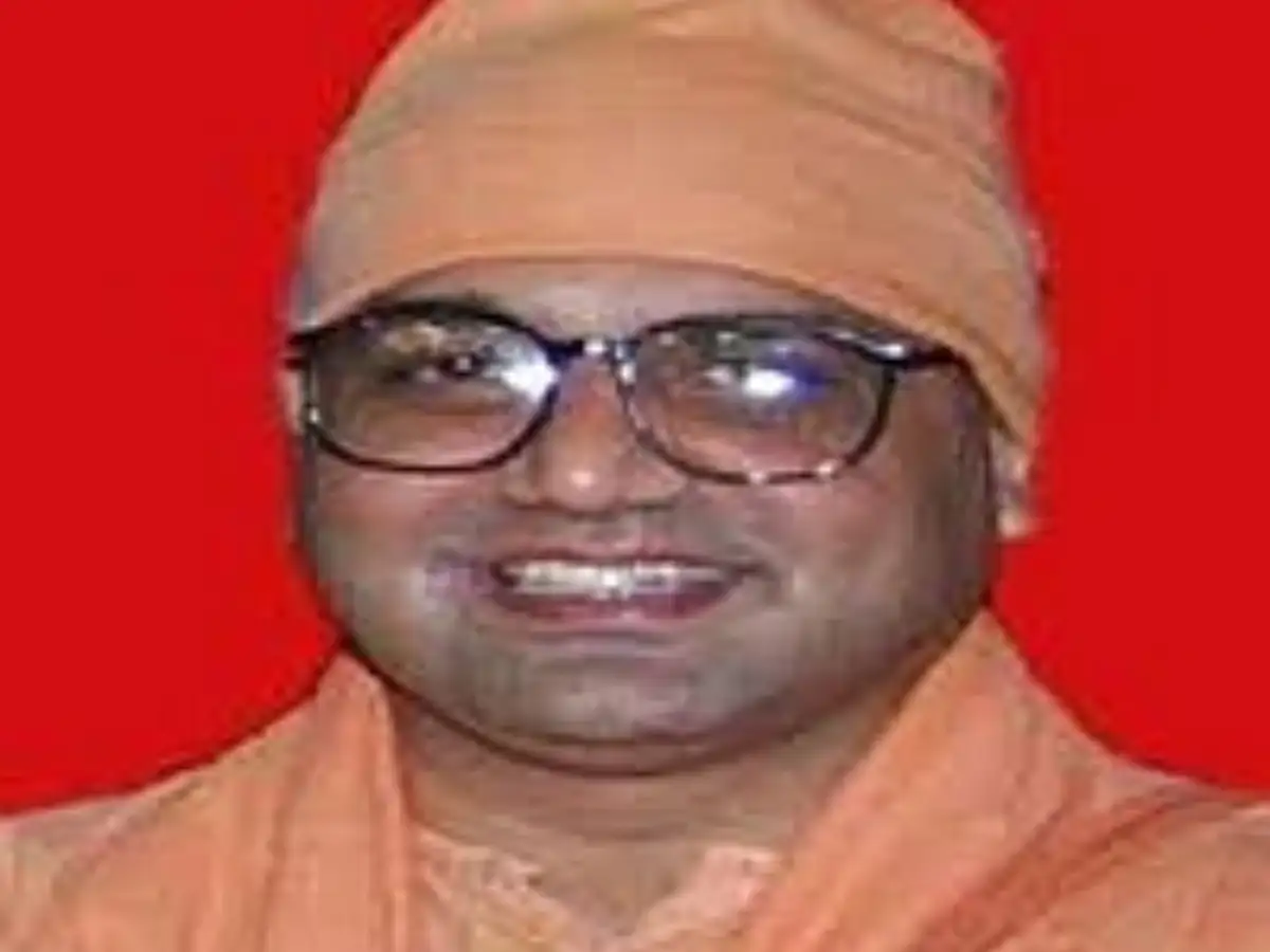 IIT AIR 2, GATE topper, PhD holder, but became monk. A brilliant mind who gave up everything to serve society: 'Left lesser things for...'