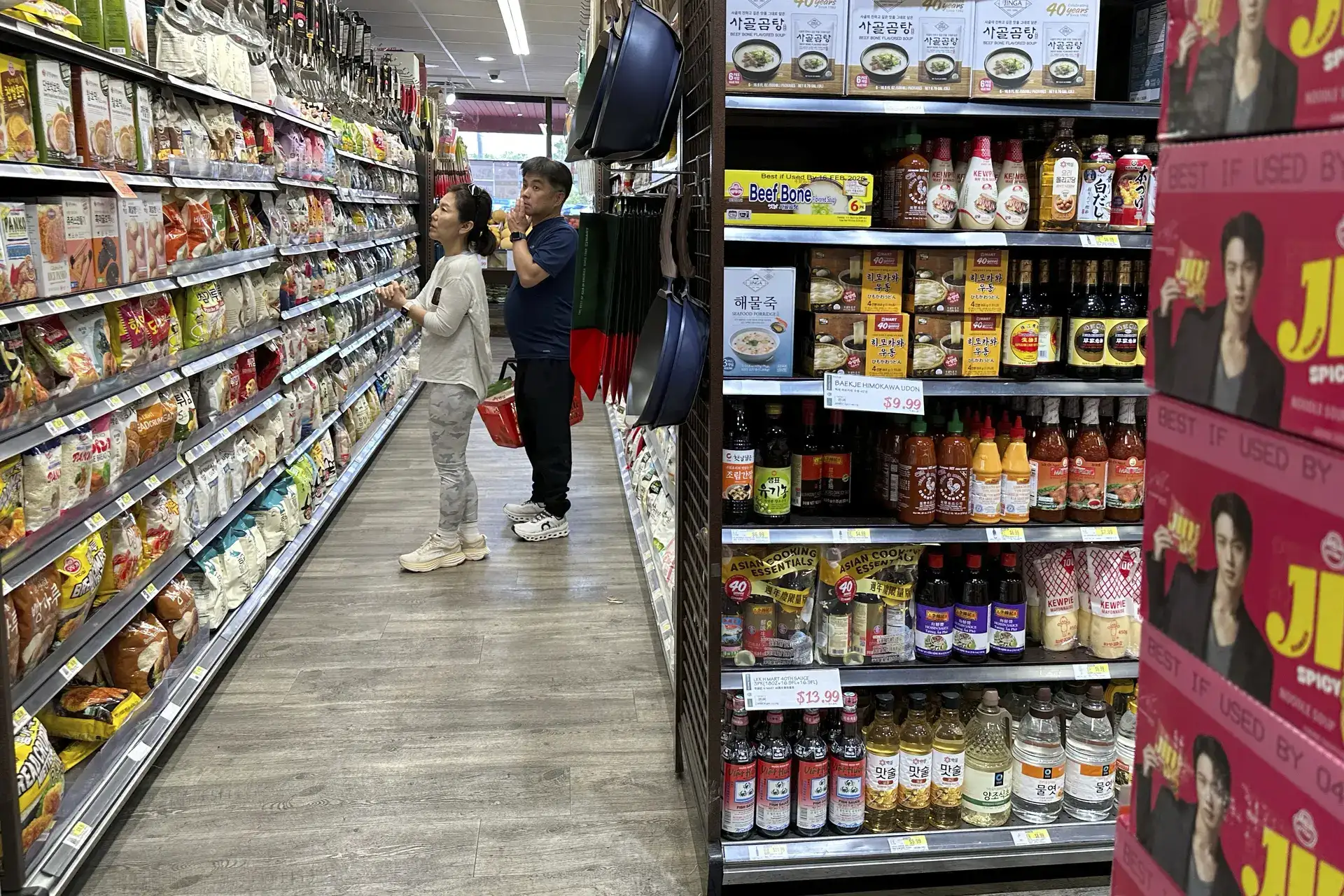 Canada grocery prices climb 5.7 percent in February, led by sharp meat and poultry spikes as costs outpace inflation