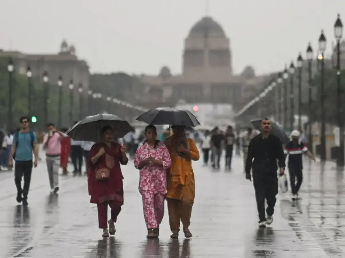 Delhi, Noida and Gurugram weather today (April 7): Delhi-NCR wakes up to rainfall, IMD issues yellow alert for two days. Check full forecast