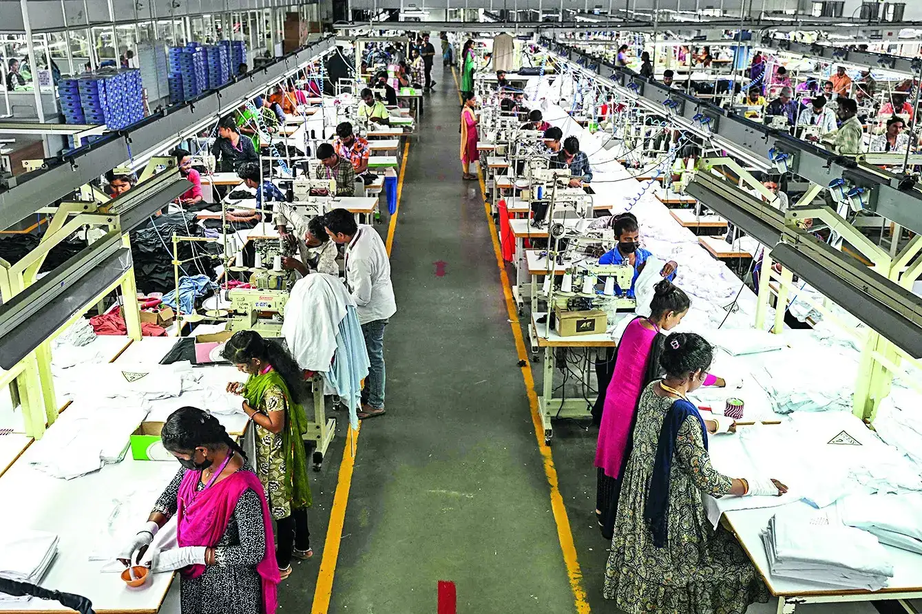 Tiruppur Garment Exports Drop 15% Amid Global Uncertainty