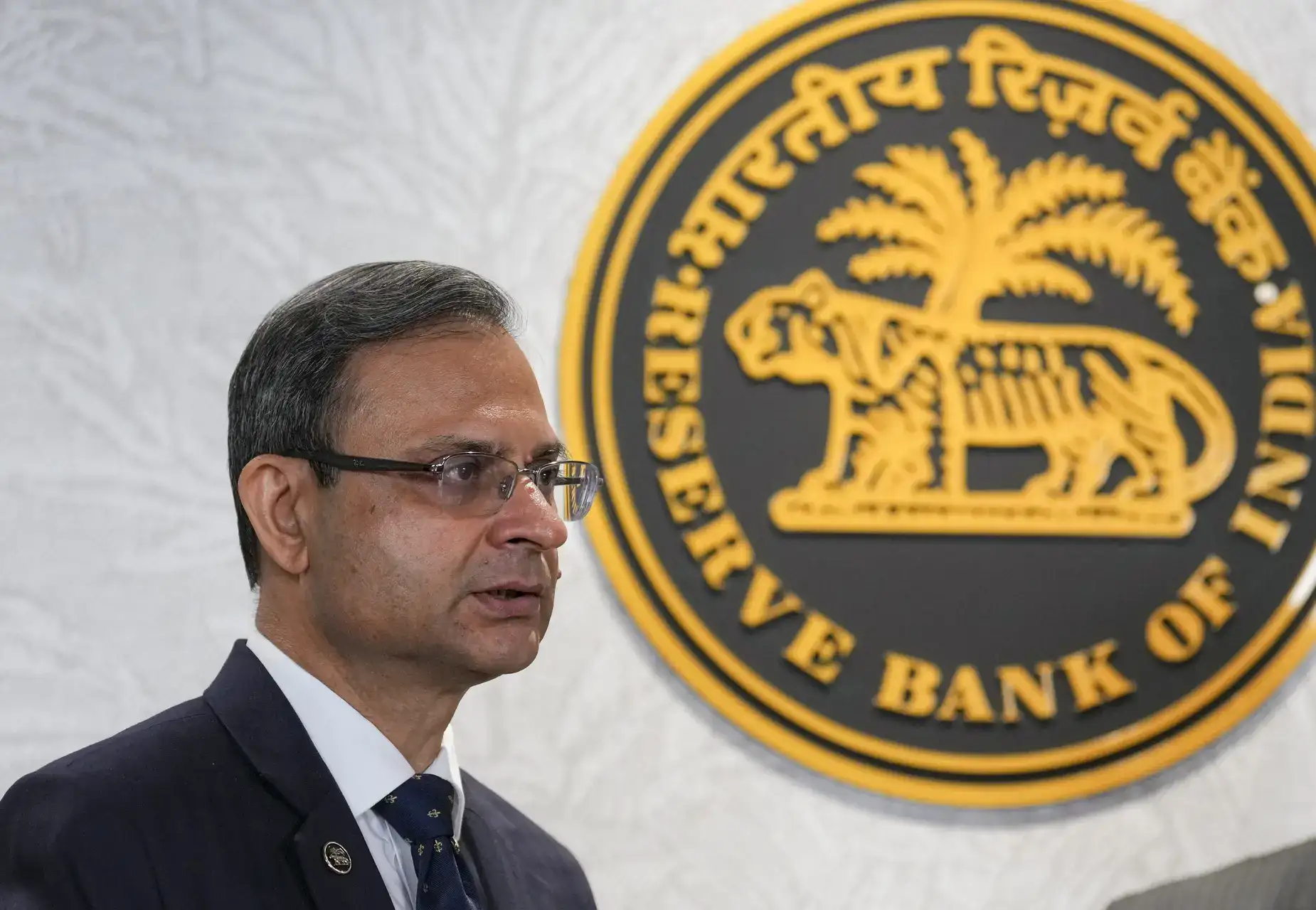 RBI holds repo rate, flags supply chain risks to inflation & growth
