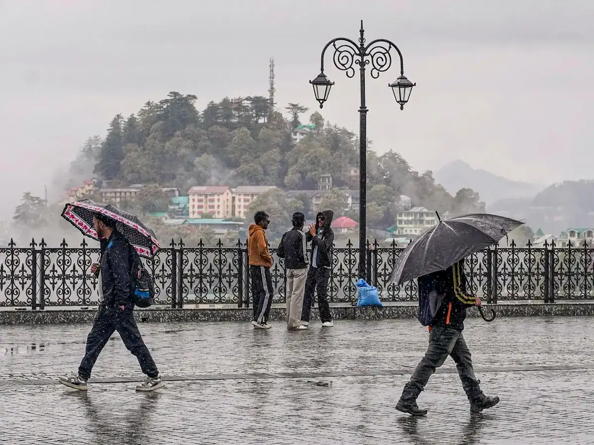 Weather update: Orange alert in Assam and rainfall warning in Kolkata; IMD predicts heavy showers in Bihar, Uttarakhand and these states today. Check forecast
