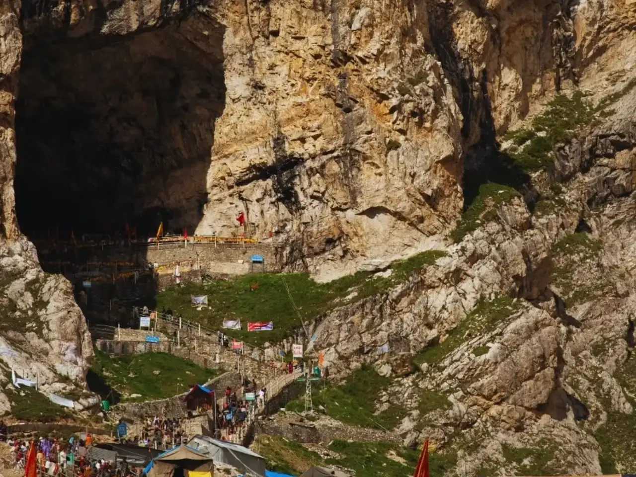 Advance registration for Amarnath Yatra to begin from Apr 15 at 554 bank branches