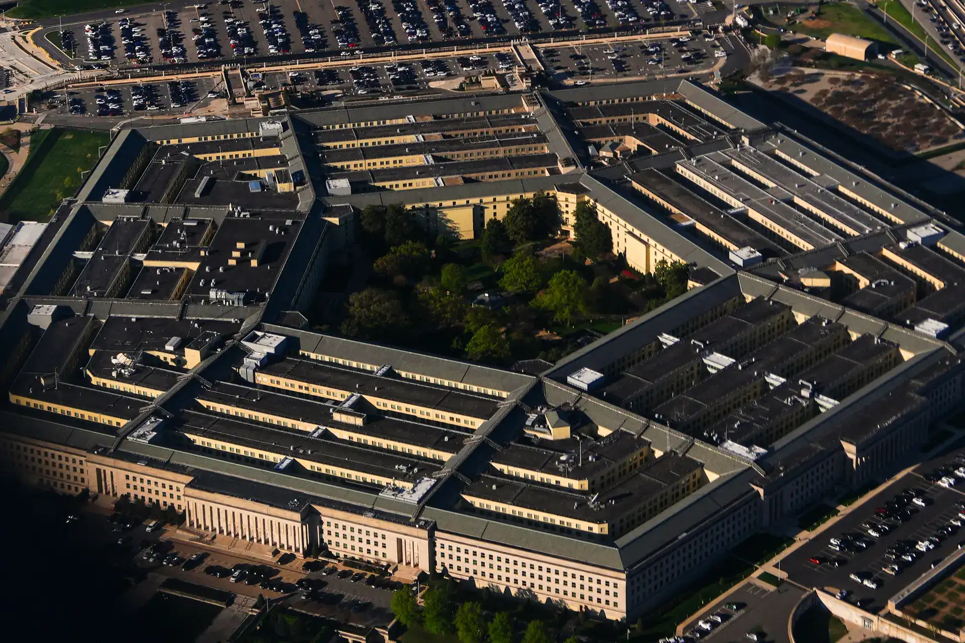 US judge orders Pentagon to restore press access