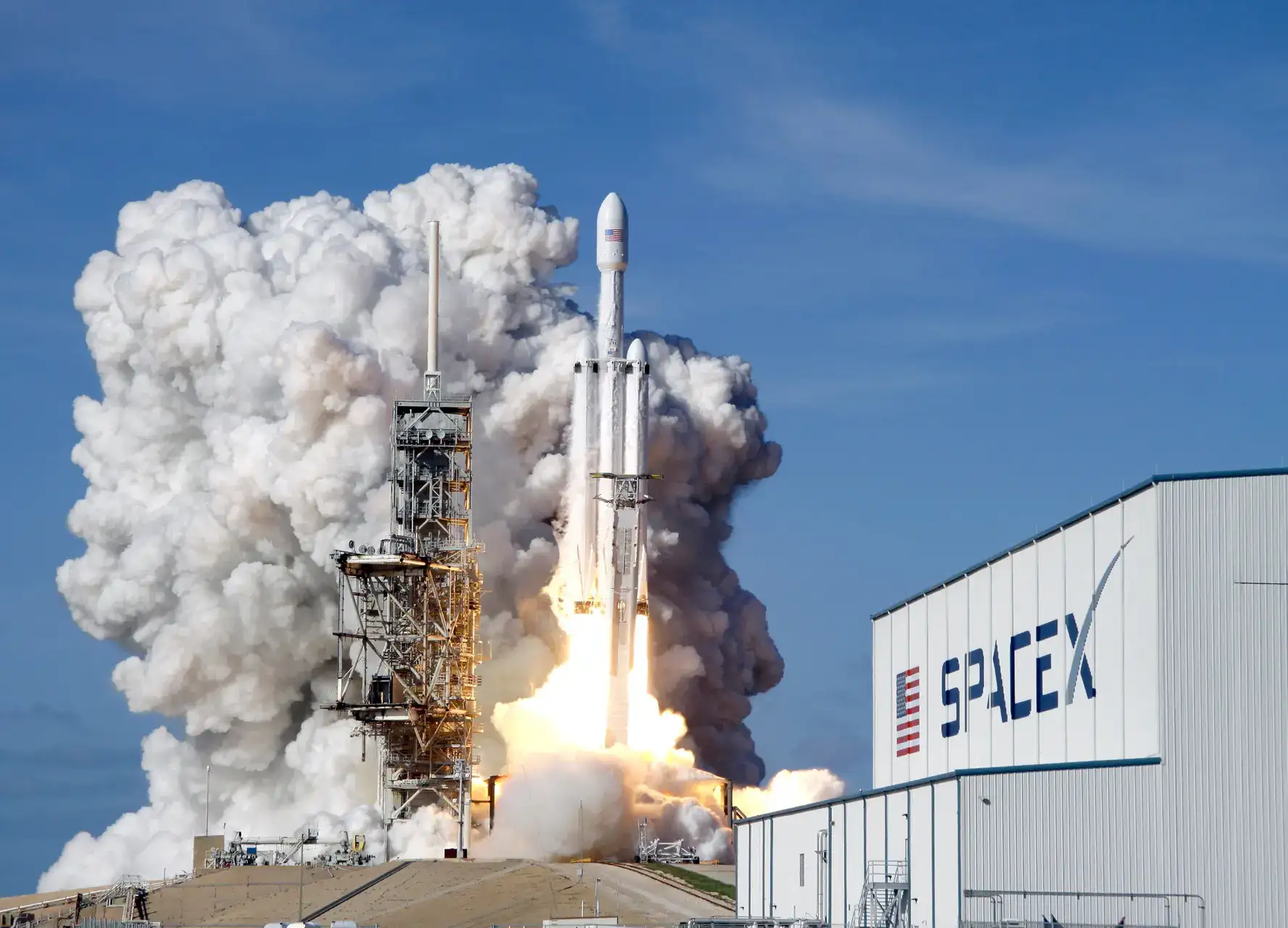 $5 billion loss in 2025! Should you still bet on SpaceX IPO?