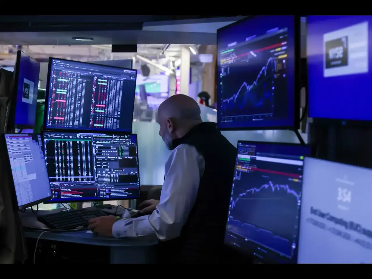 US stocks today: US stocks end mixed, notches weekly gains as investors parse Middle East negotiations