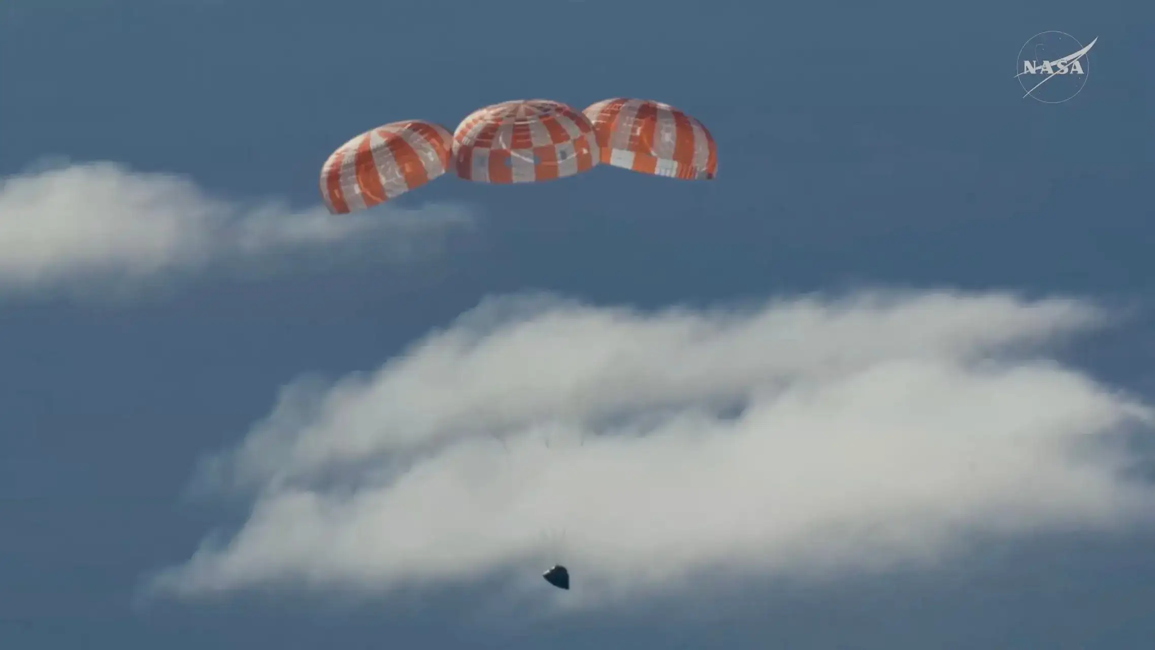 Splashdown of Artemis II astronauts concludes 10-day moon mission