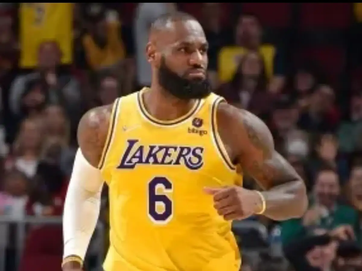 LeBron James becomes 4th NBA player to reach 12,000 career assists