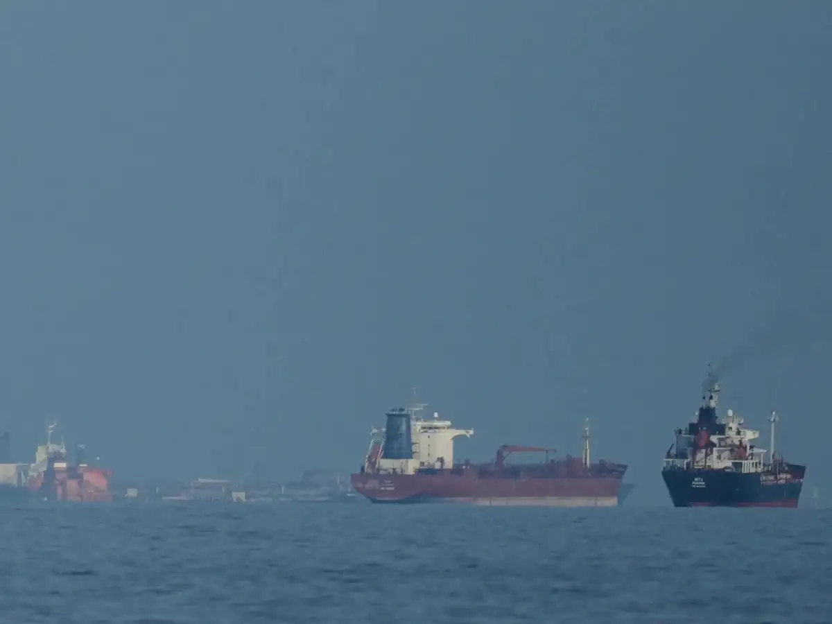 Hormuz sees fresh activity: Three oil supertankers appear to make move through strait as US–Iran talks begin