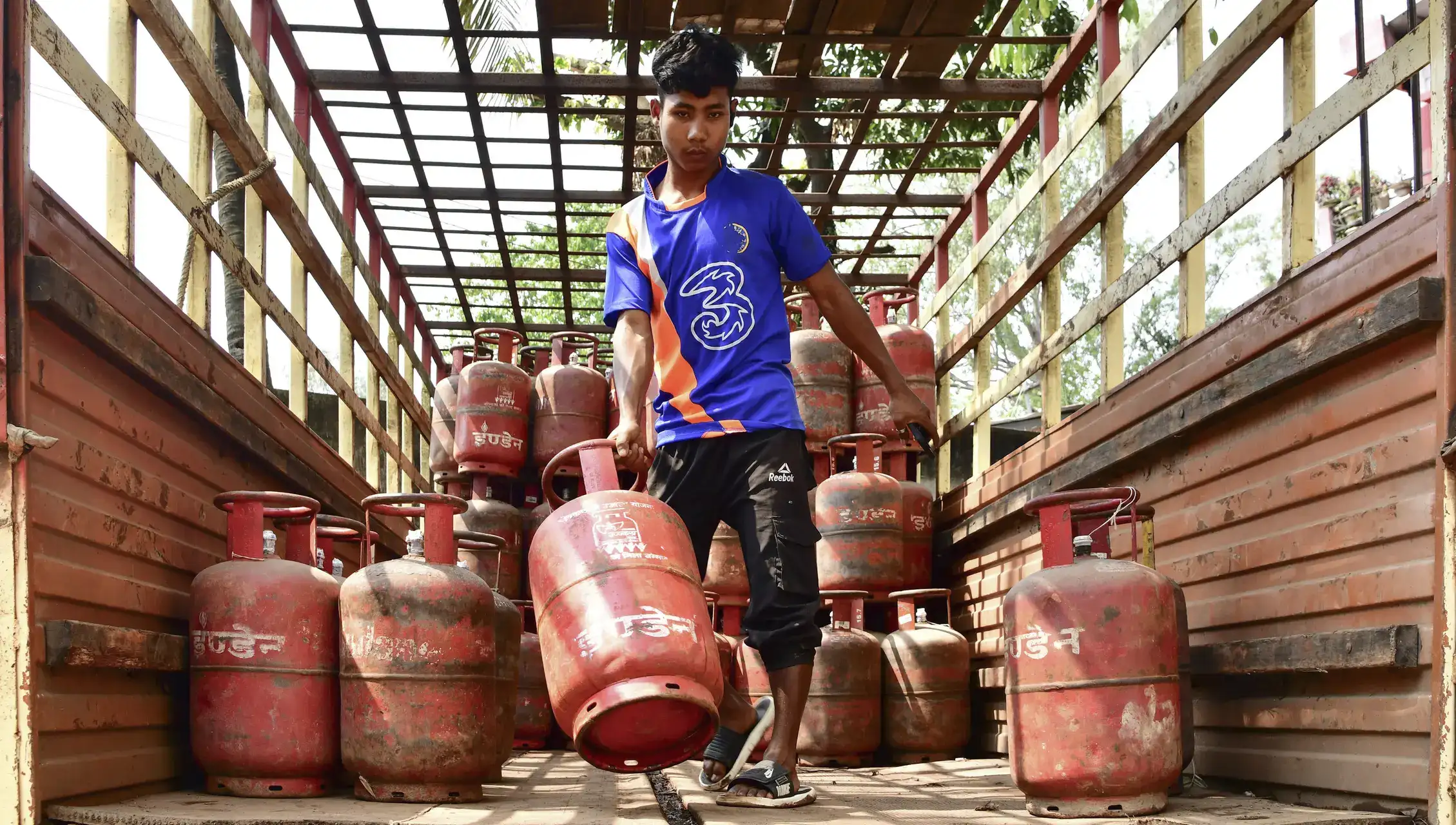 India boosts 5-kg LPG supply, accelerates PNG rollout amid West Asia disruption