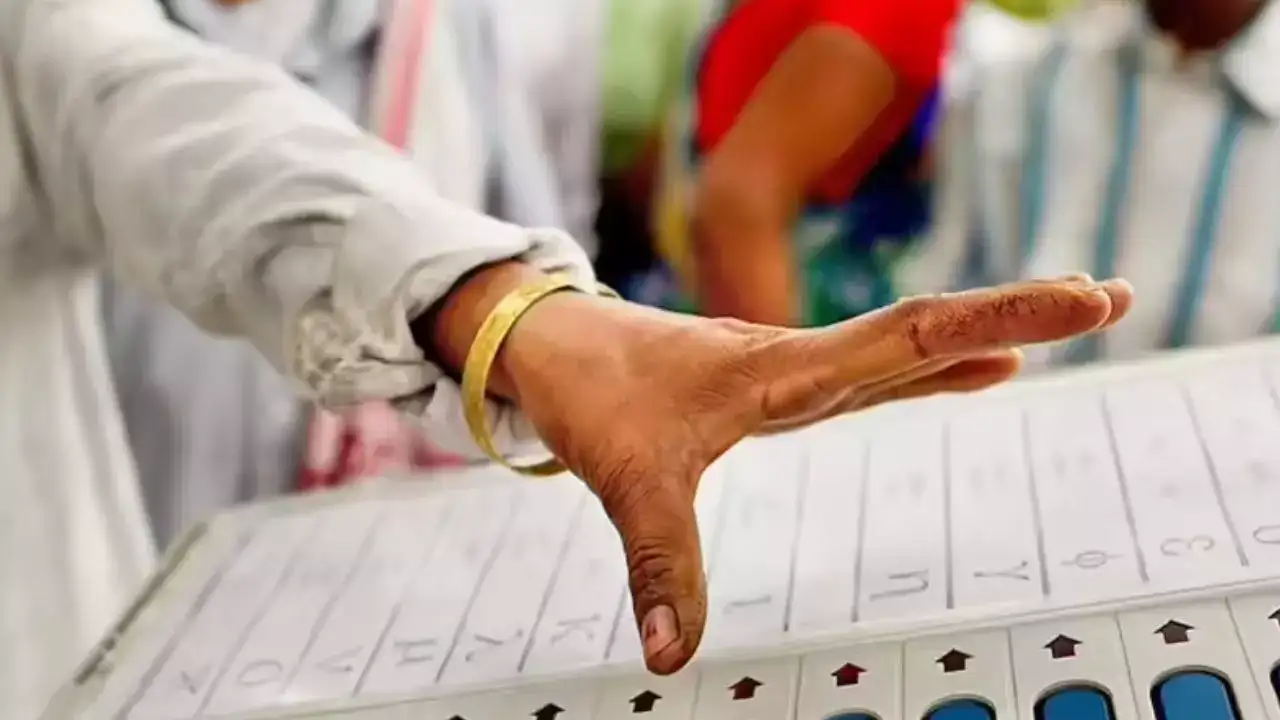 SC notice to Centre, EC on plea to implement finger, iris biometric system at polling stations