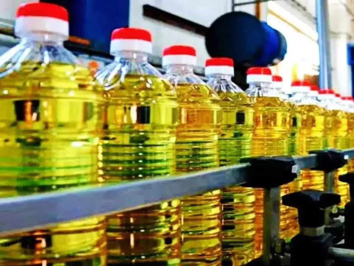 March Edible Oil Imports Surge 12% Amid High Global Prices