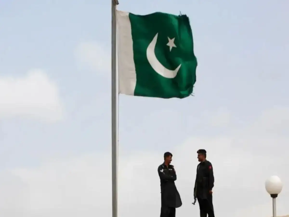 No roti, no naan: Karachi families burn in anger as their stoves stop burning amid gas crisis in Pakistan's largest city