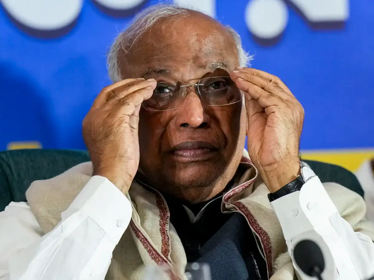 Mallikarjun Kharge convenes meeting of Congress brass to discuss women quota, delimitation