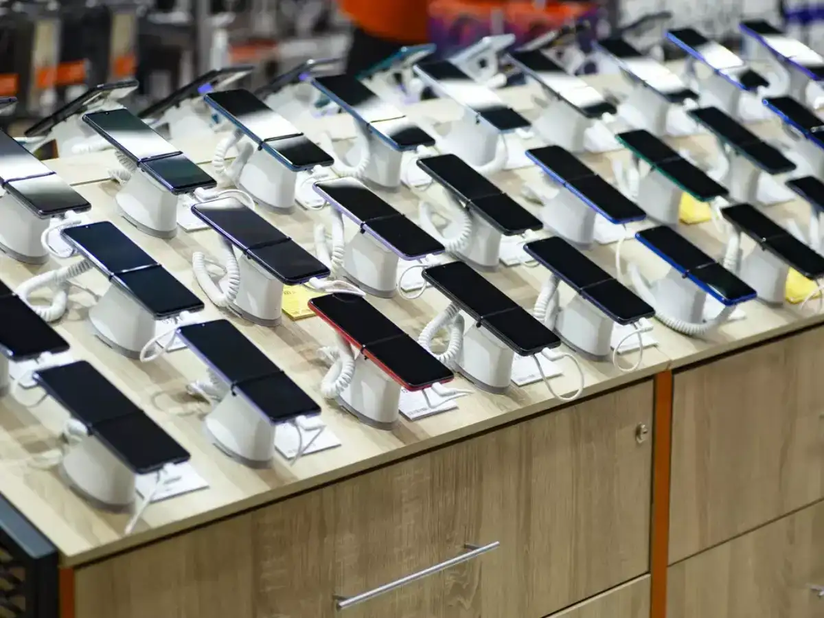 Electronics imports cross USD 100 billion in 2025-26: Commerce Ministry