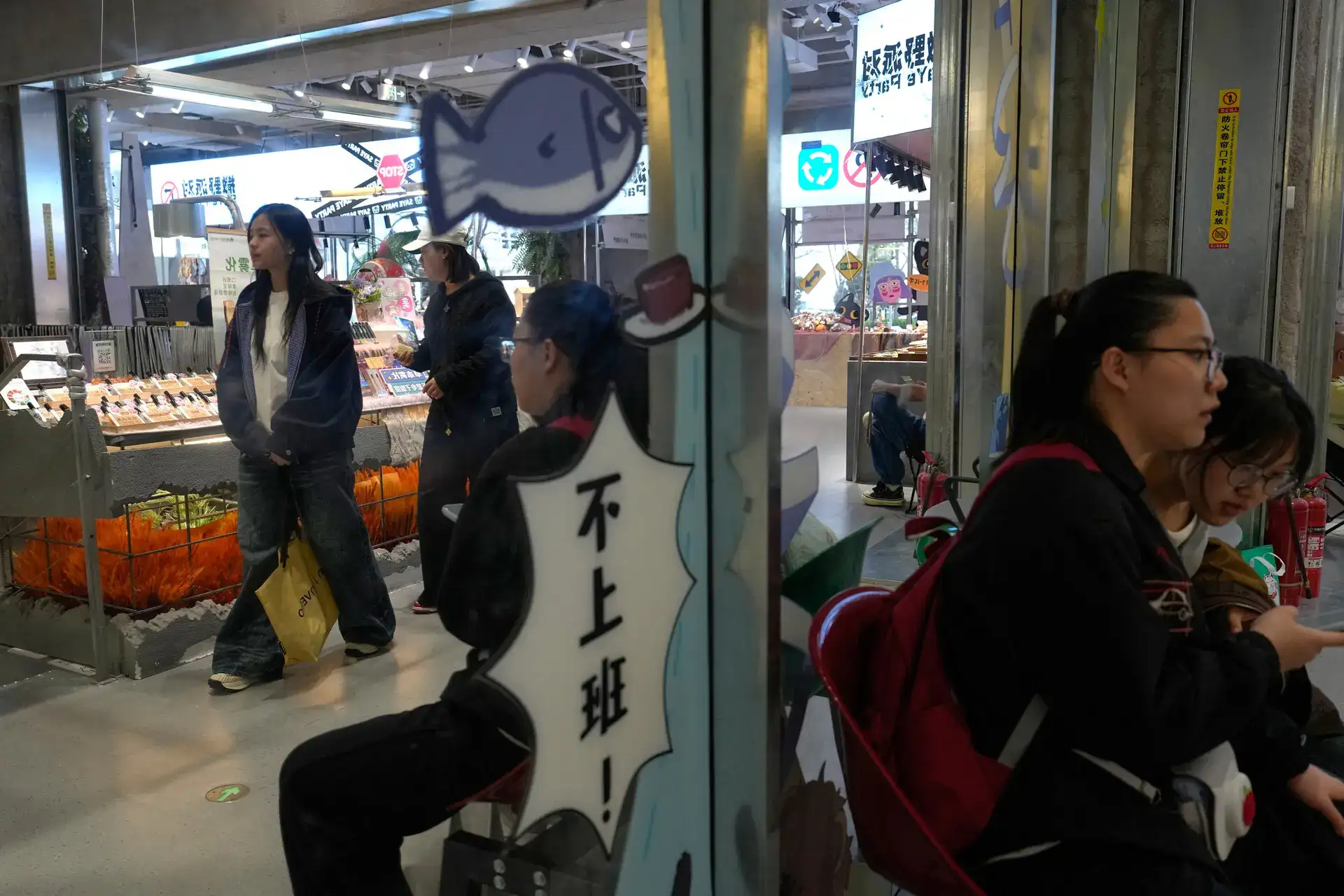 China says economy grew 5% on-year in Q1, beating forecasts