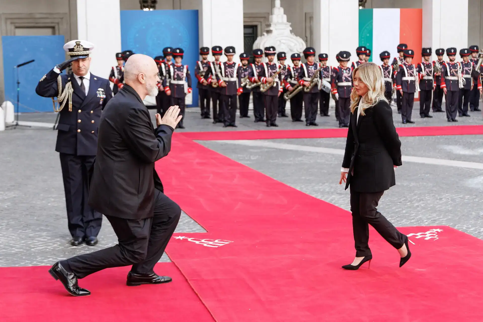 Albanian PM Edi Rama kneels again before Italy’s Giorgia Meloni — third time this year, video goes viral