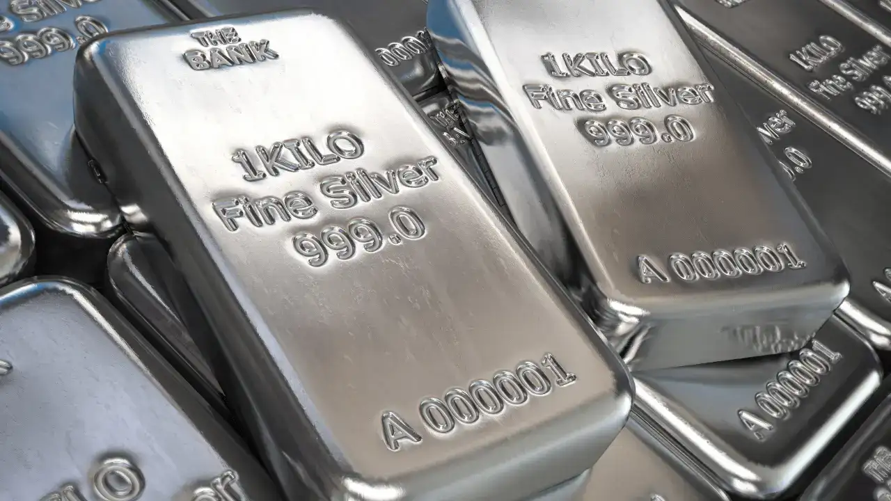 Silver vs gold 2026: after a 150% silver rally, is silver still set to outperform gold or nearing a peak now?
