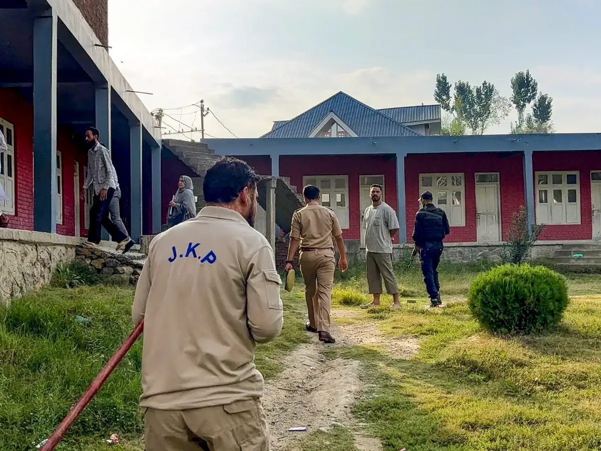 J&K admin takes over 58 schools linked to banned JeI and its trust