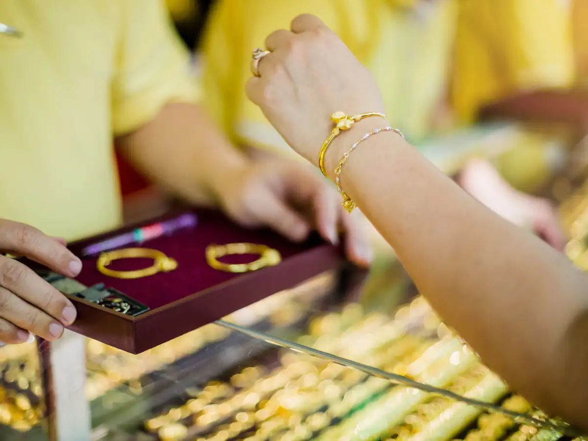 Akshaya Tritiya 2026: Gold buying timings, auspicious muhurat, puja vidhi & sacred shloka