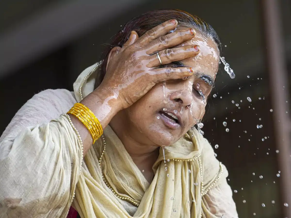 Worst heatwave ahead? IMD warns of 43°C+ temperatures across UP, MP, Rajasthan; Severe conditions to grip many states this week. Check full forecast