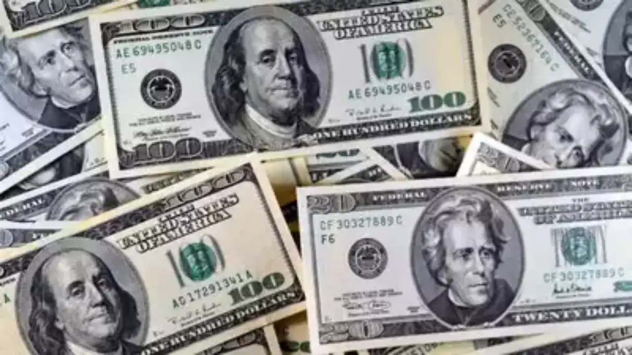 Dollar Hits Weekly High Amid Iran Ceasefire Doubts, Hawkish Fed Signals