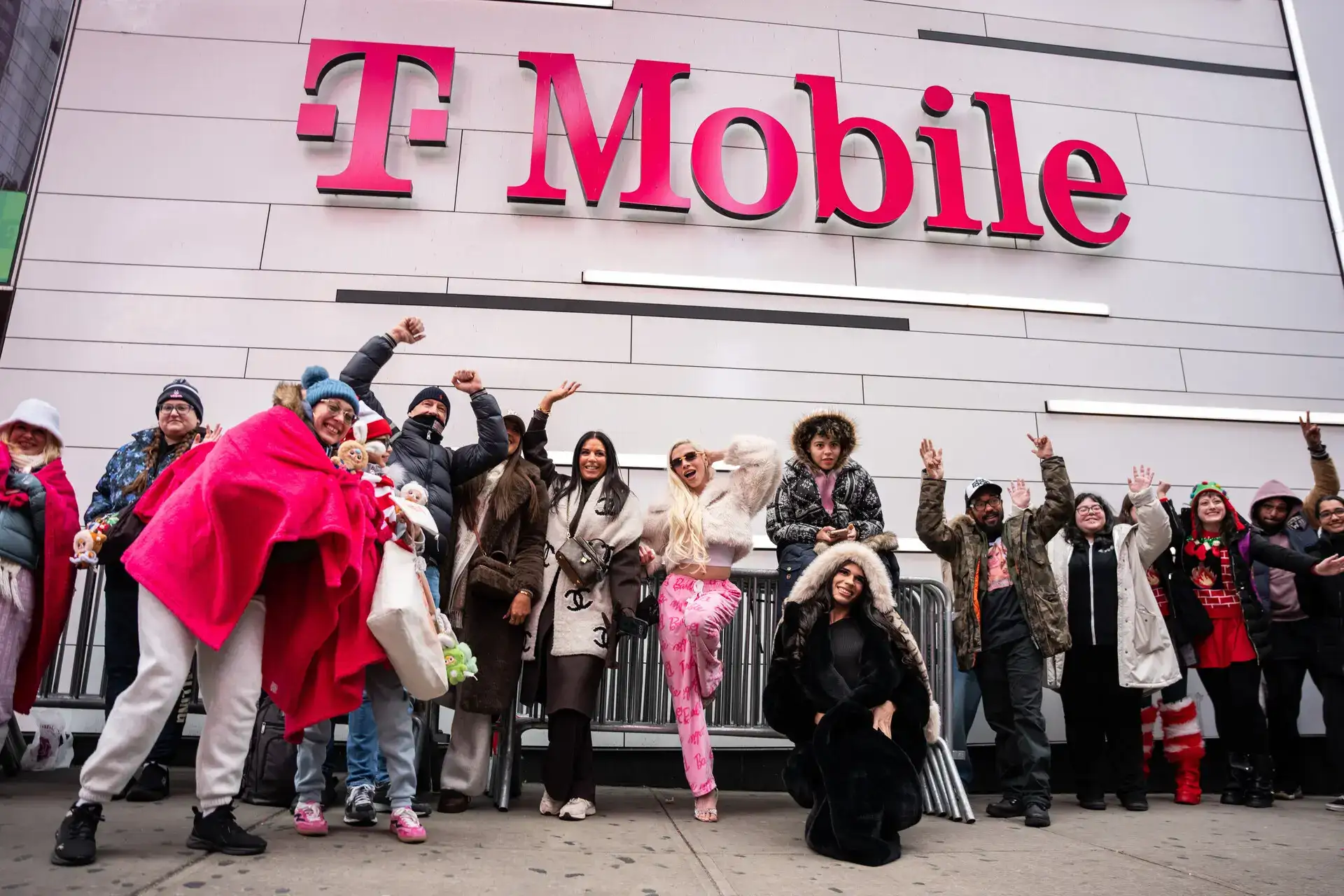 Why are Deutsche Telekom and T-Mobile US stocks crashing on merger talks—could this $400B deal become telecom’s biggest ever, or is the shares drop a rare dip to buy or red flag?