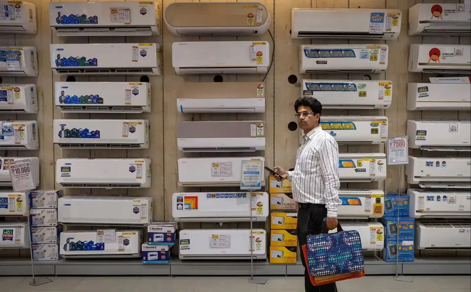 Retailers face AC shortage as heatwave boosts demand