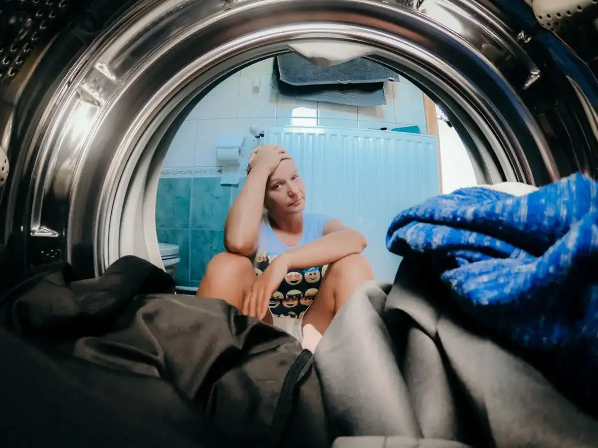 6 laundry mistakes to fix for fresh smelling clothes in hot weather