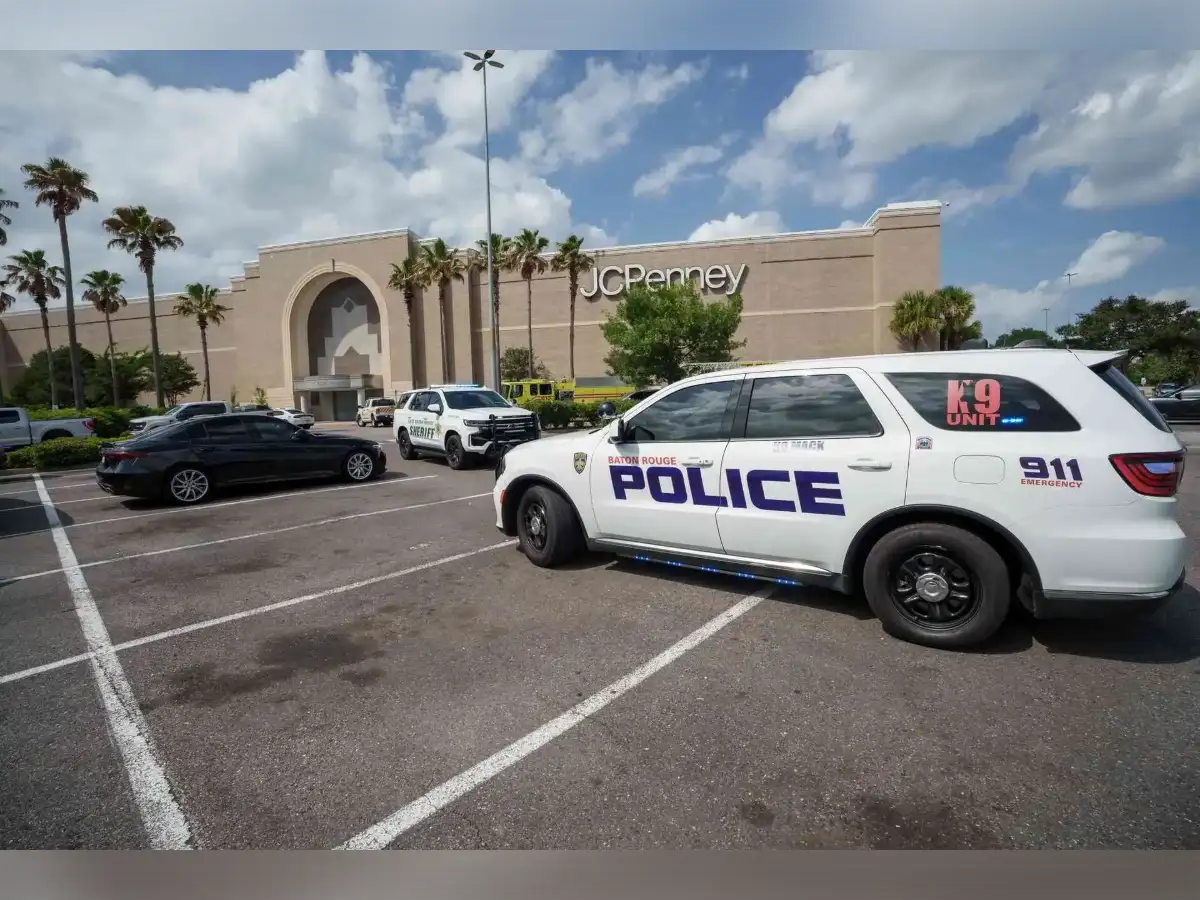 Gunfire inside Louisiana Mall leaves 10 injured, suspects still on the run — What really happened