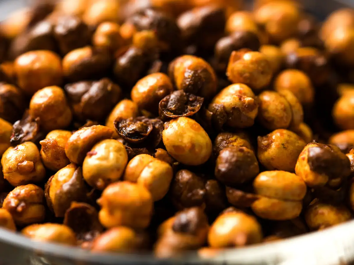How to use roasted chana in summer meals to beat heatwaves while getting protein & fibre