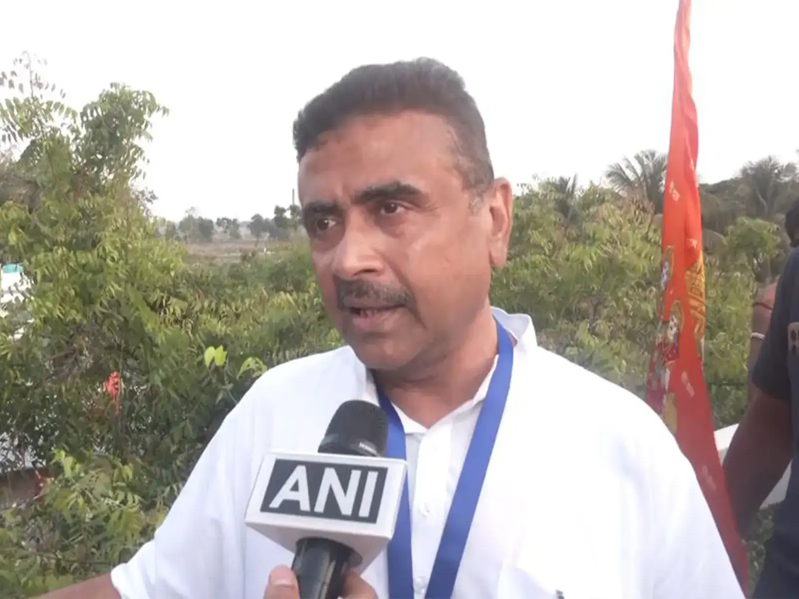 Showdown in Bhabanipur: Chaos erupts as Mamata Banerjee, Suvendu Adhikari hold rival rallies 100 metres apart