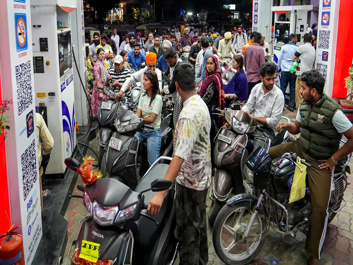 Petrol price today 27 April 2026: Latest petrol rates in Delhi, Mumbai, Chennai, Kolkata and other cities
