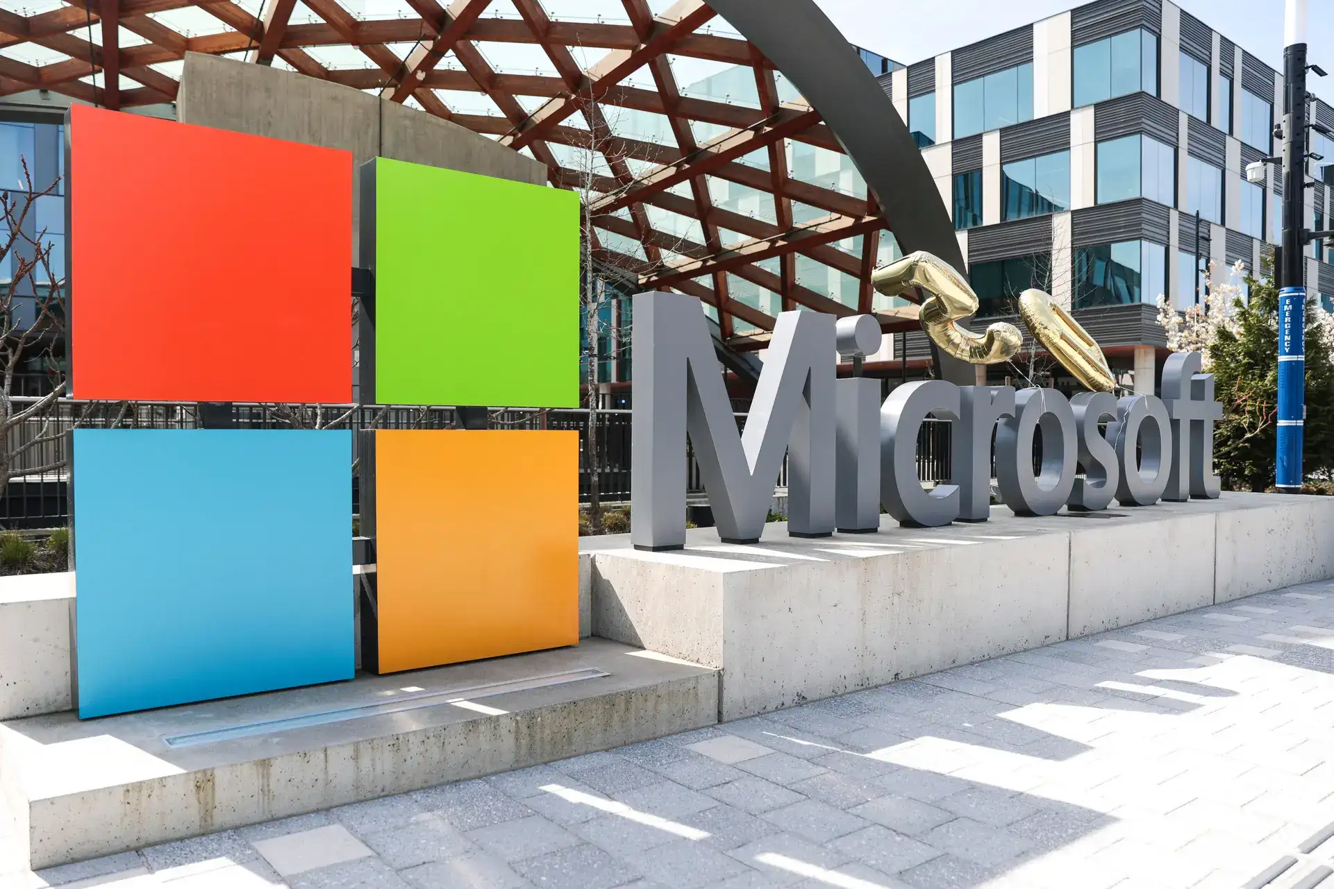 Microsoft shares slip after OpenAI breaks off exclusivity deal