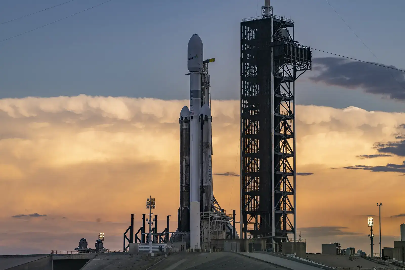 SpaceX delays Falcon heavy launch of ViaSat-3 F3 after weather scrub — Have similar incidents happened before?