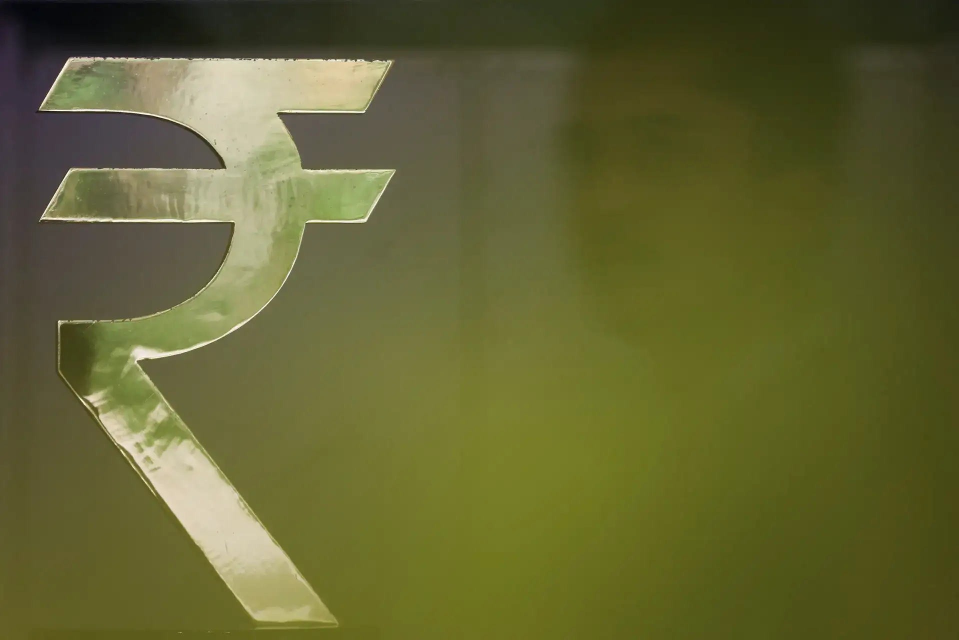 RBI Mandates Reporting of Offshore Rupee FX Trades