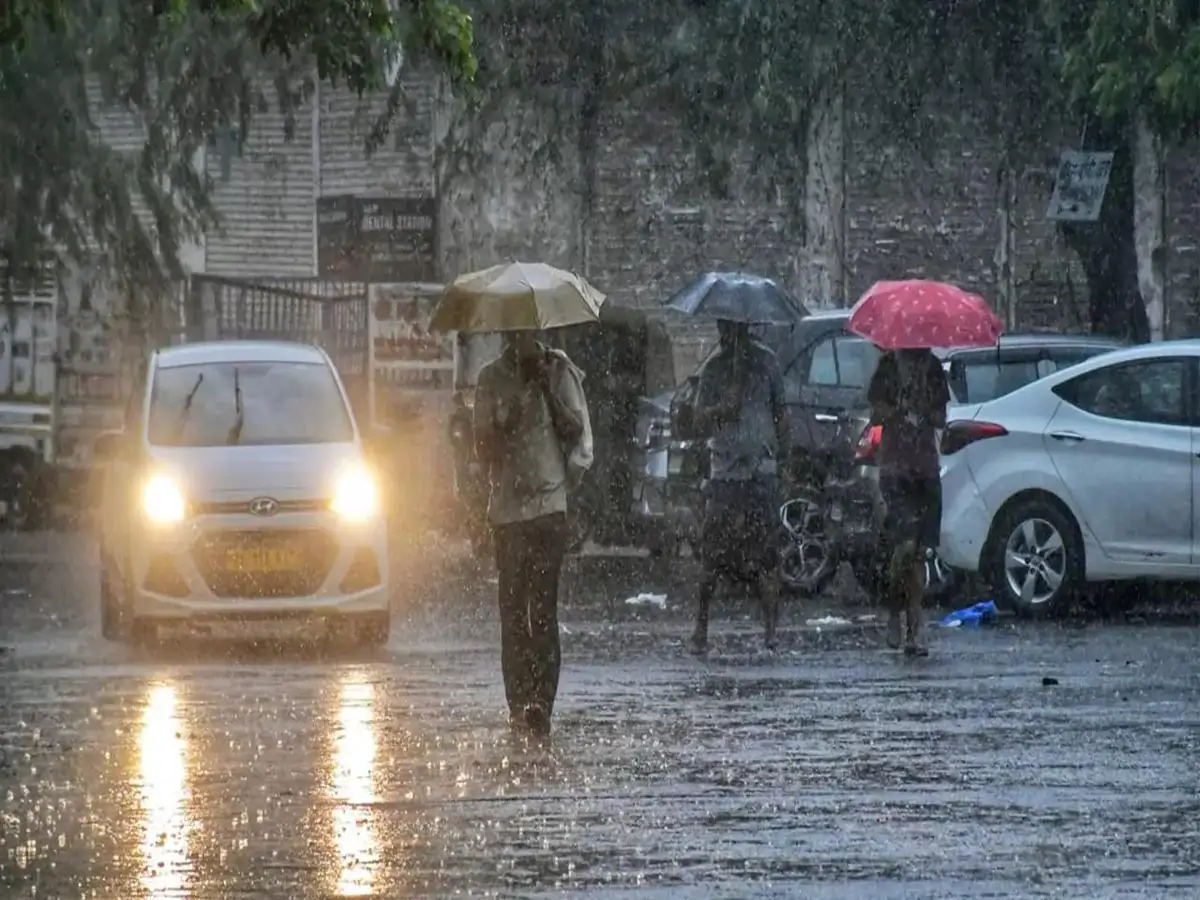 Delhi-NCR rain alert: National capital, Noida, Gurgaon, Ghaziabad to see rain, thunder and hail storm in next 3 hours. Check latest warning from NDMA