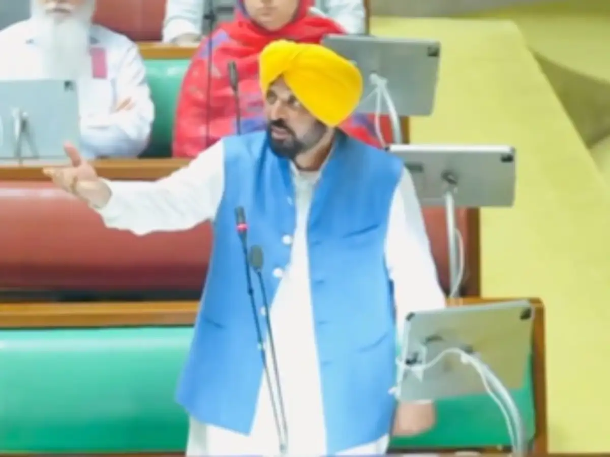 Video: Row erupts over 'intoxicated' Bhagwant Mann. BJP, Congress attack Punjab CM, say 'same man who promises drug-free state'