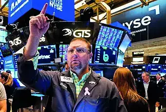 S&P 500, Nasdaq Extend Gains Amid Strong Earnings, Lower Crude Prices