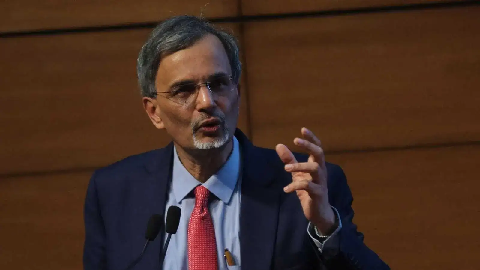 CEA Nageswaran Urges Capex Boost Amid EV Growth Surge