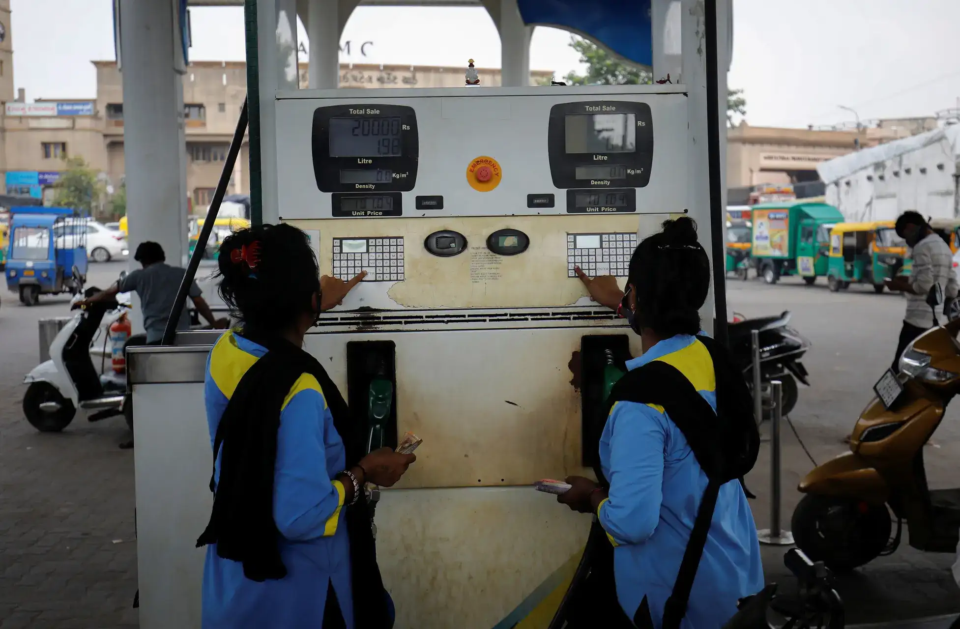Diesel Price Today (3 May 2026): Check fuel rates in Delhi, Kolkata, Mumbai, Chennai and Bengaluru