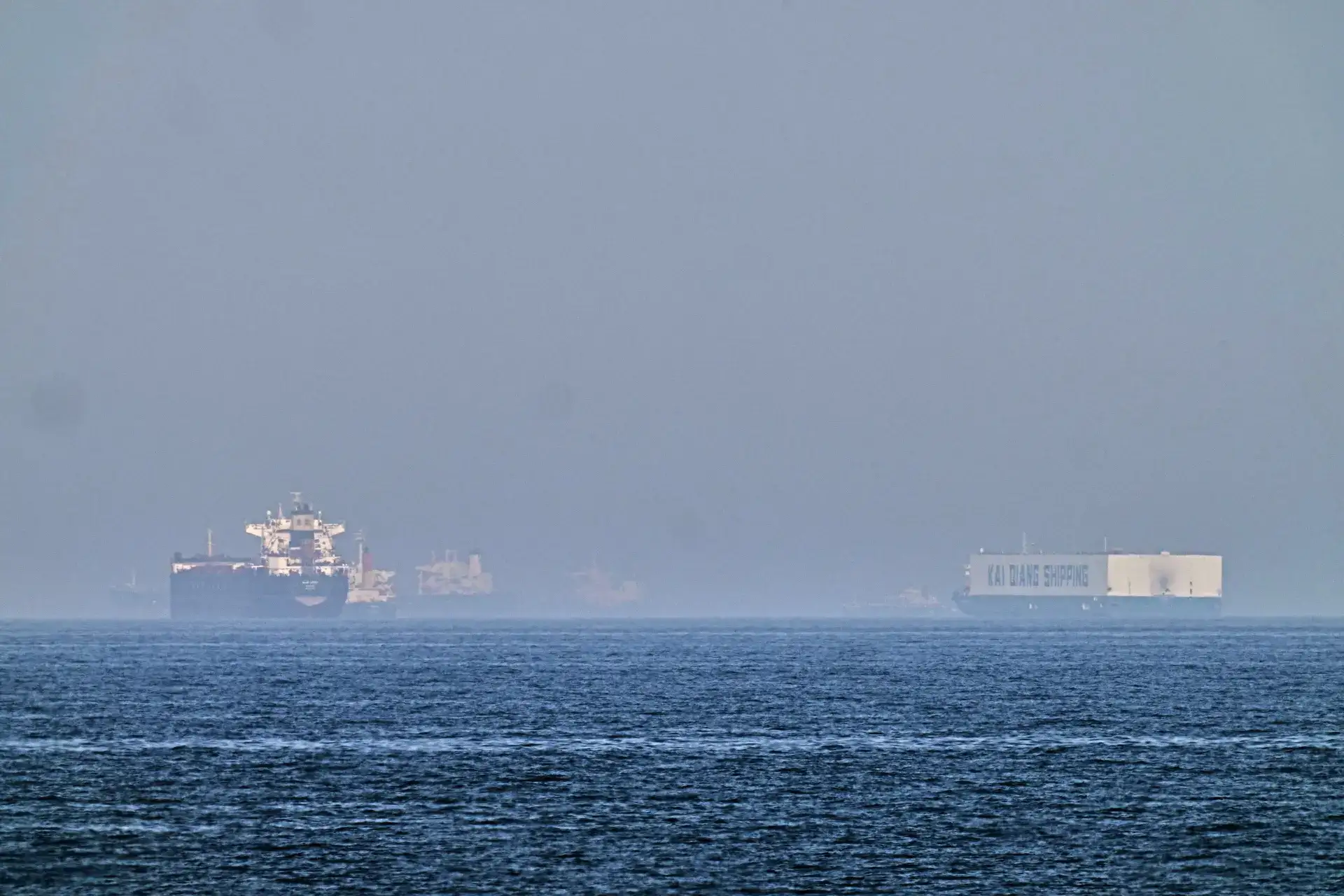 Strait ​of ⁠Hormuz reopens on Monday? Donald Trump makes big announcement, Iran responds