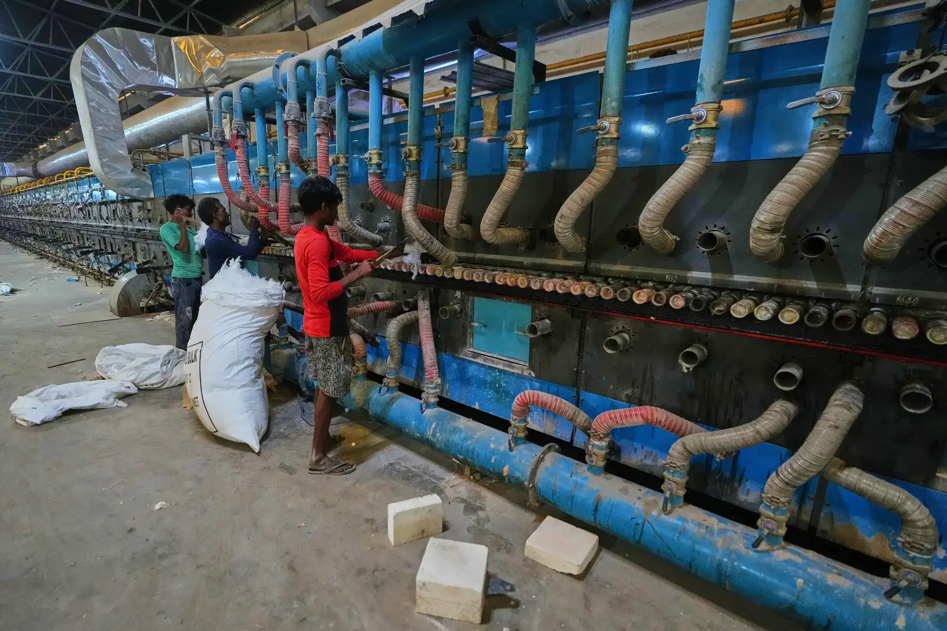 India's factory growth stays sluggish in April amid war-led soaring costs, PMI shows