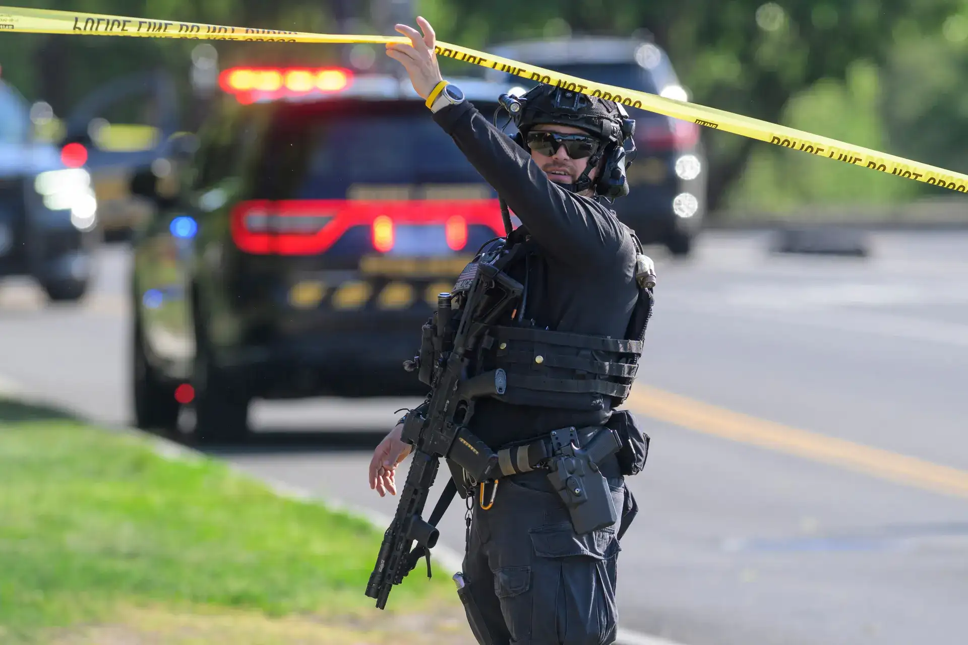 Armed man shot by US Secret Service near White House