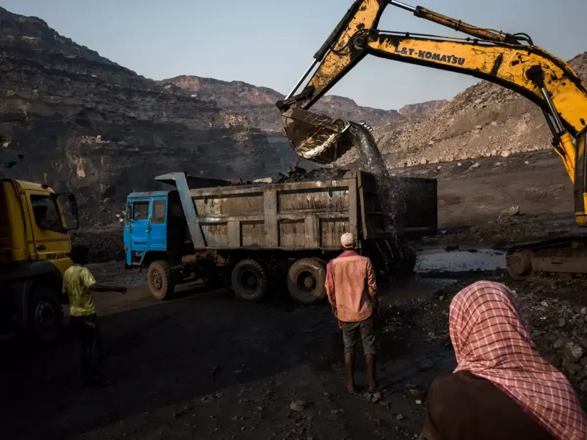 Coal India commissions 100 MW solar power project in Gujarat