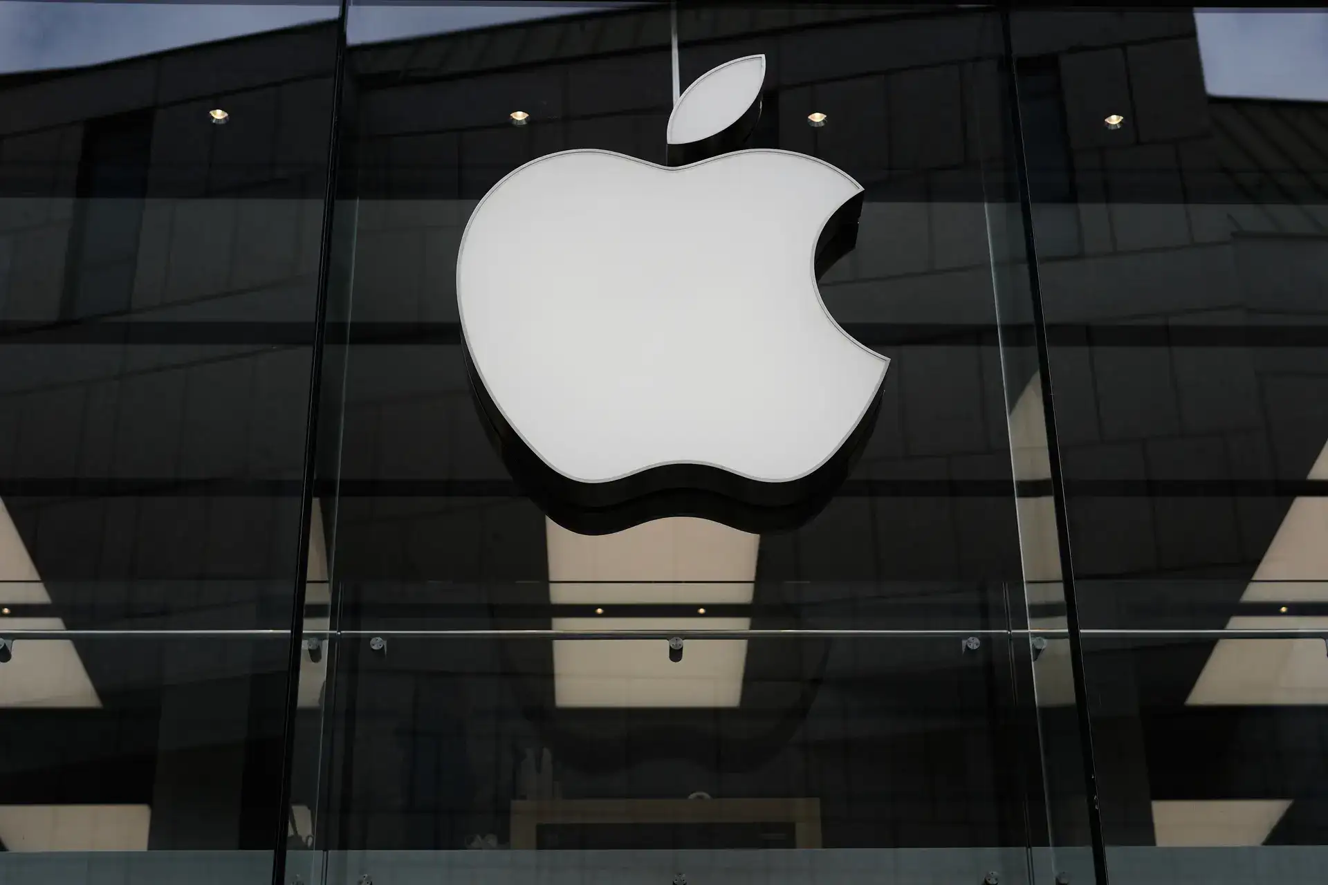 Apple to invest Rs 100 crore in India renewable energy expansion