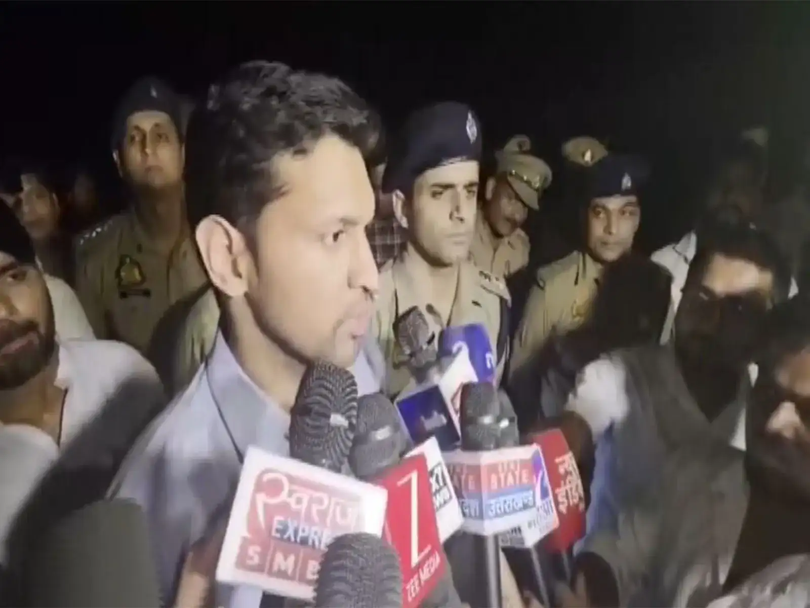 Six missing after boat capsizes in Yamuna in UP's Hamirpur, search underway