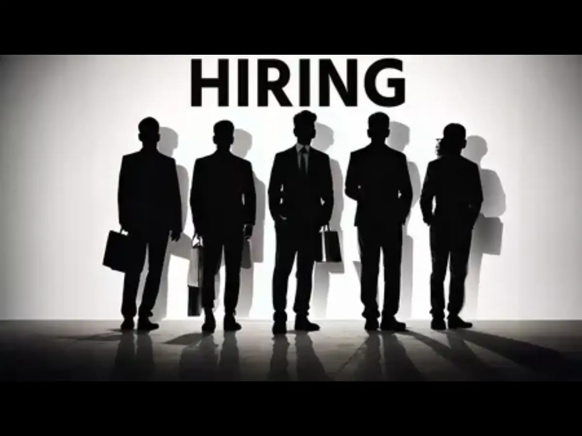 US jobless claims increase less than expected amid low layoffs