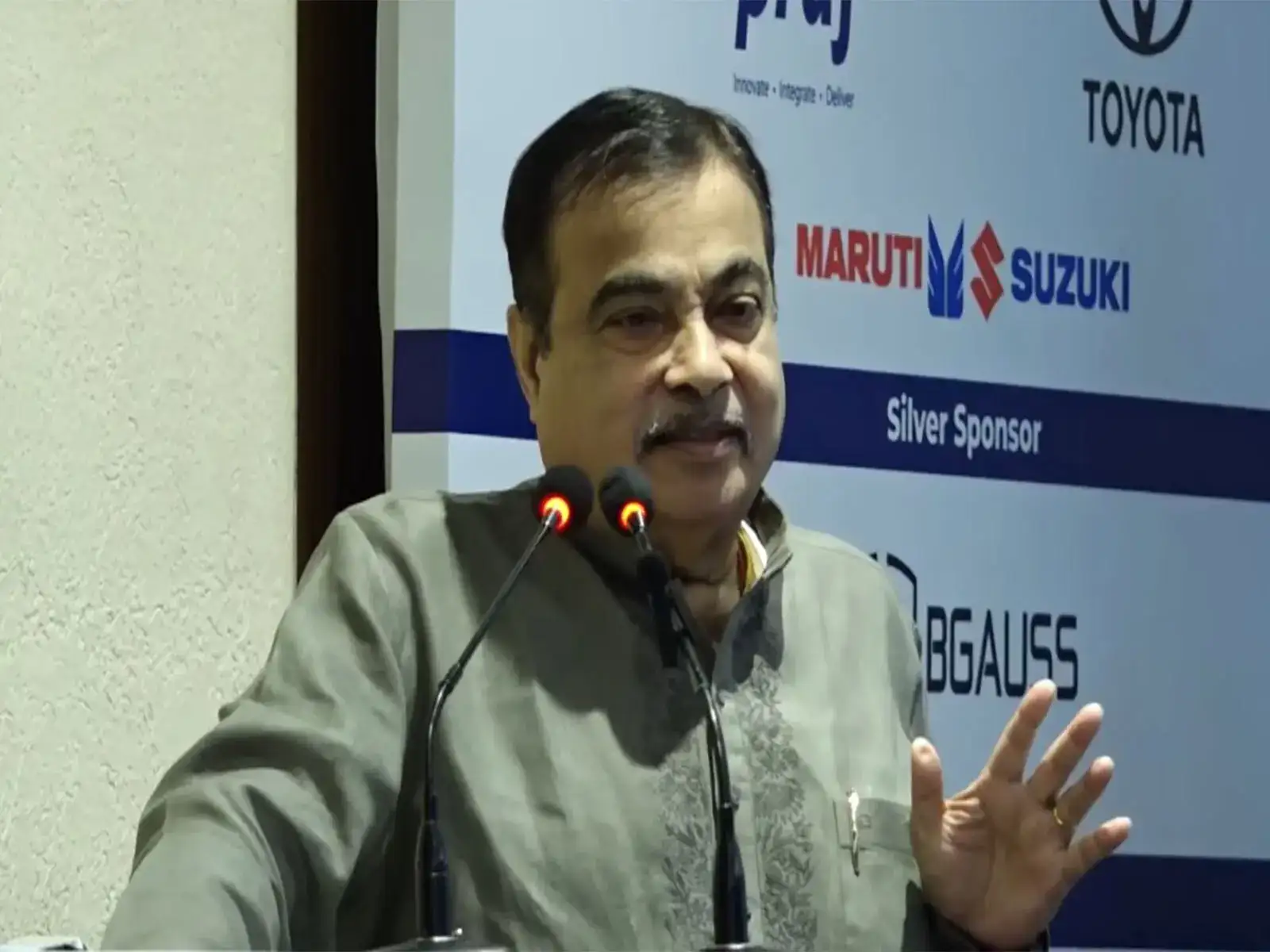 Nitin Gadkari says he does not need to campaign as most of his politics is social work